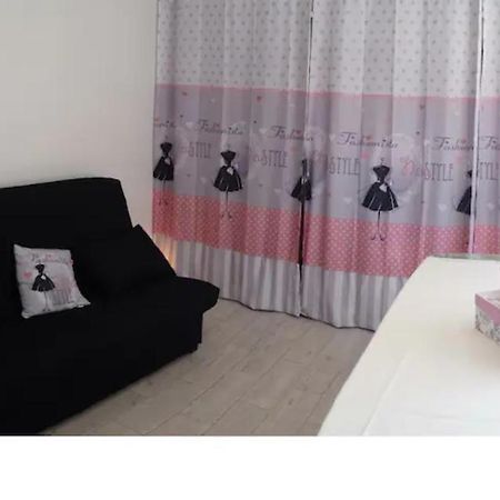 Chambre Ol Stadium 데시네샤르피우 외부 사진